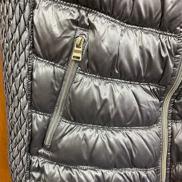 New Calvin Klein Performance Down Vest Metallic Gray Size Large Warm - Picture 3 of 9
